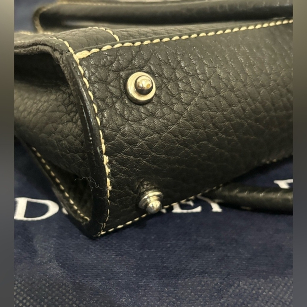 Dooney & Bourke Black Pebbled Leather Shouder Bag with Blue Duck Hangtag - Picture 5 of 11